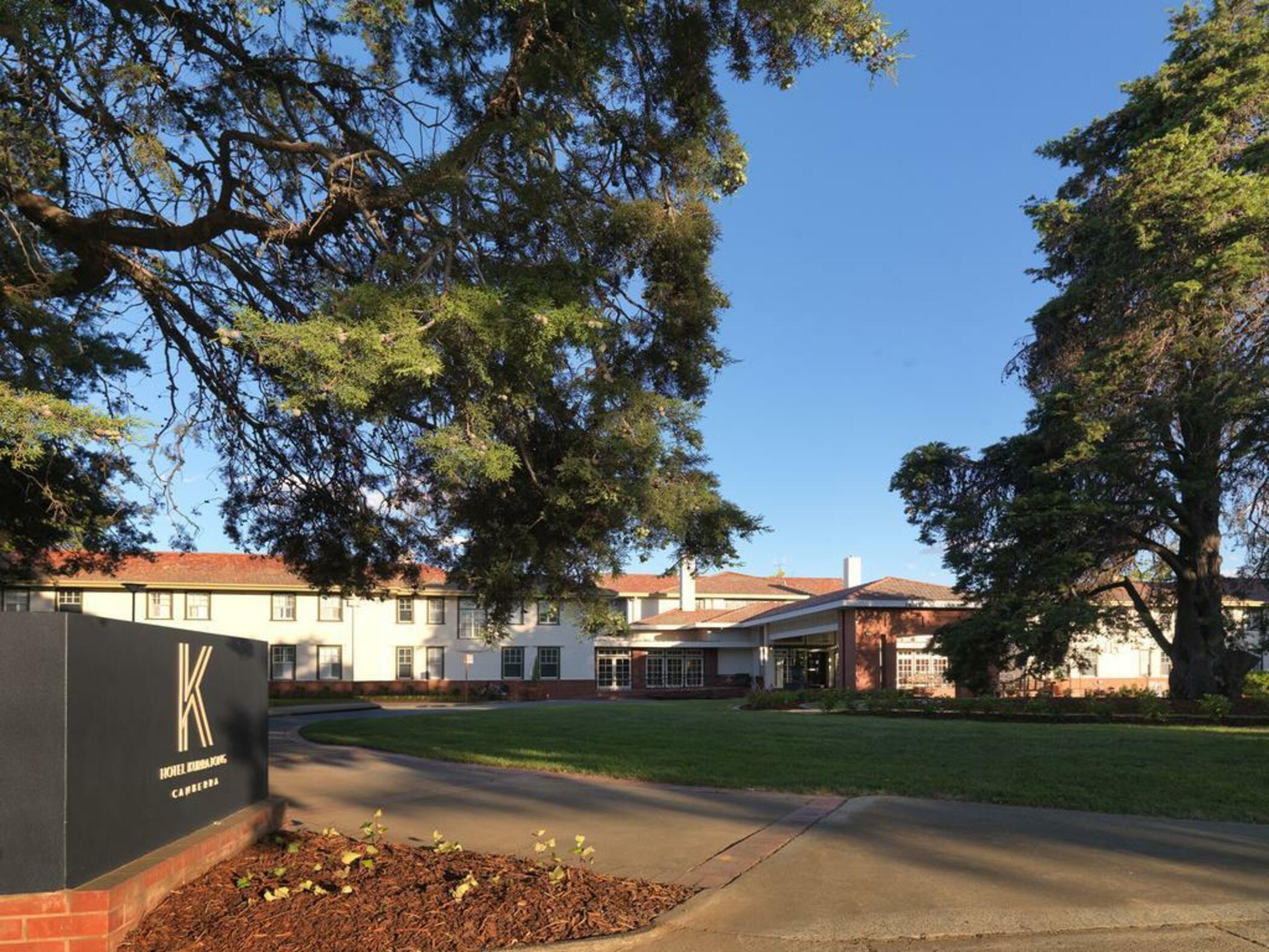 Hotel Kurrajong Canberra Bagian luar foto